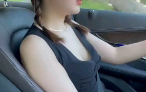 小姐姐开车20公里视频,小姐姐的畅快驾驭瞬间