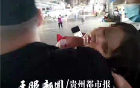 小孩打电话给小姐姐视频,小孩与小姐姐的温馨通话瞬间